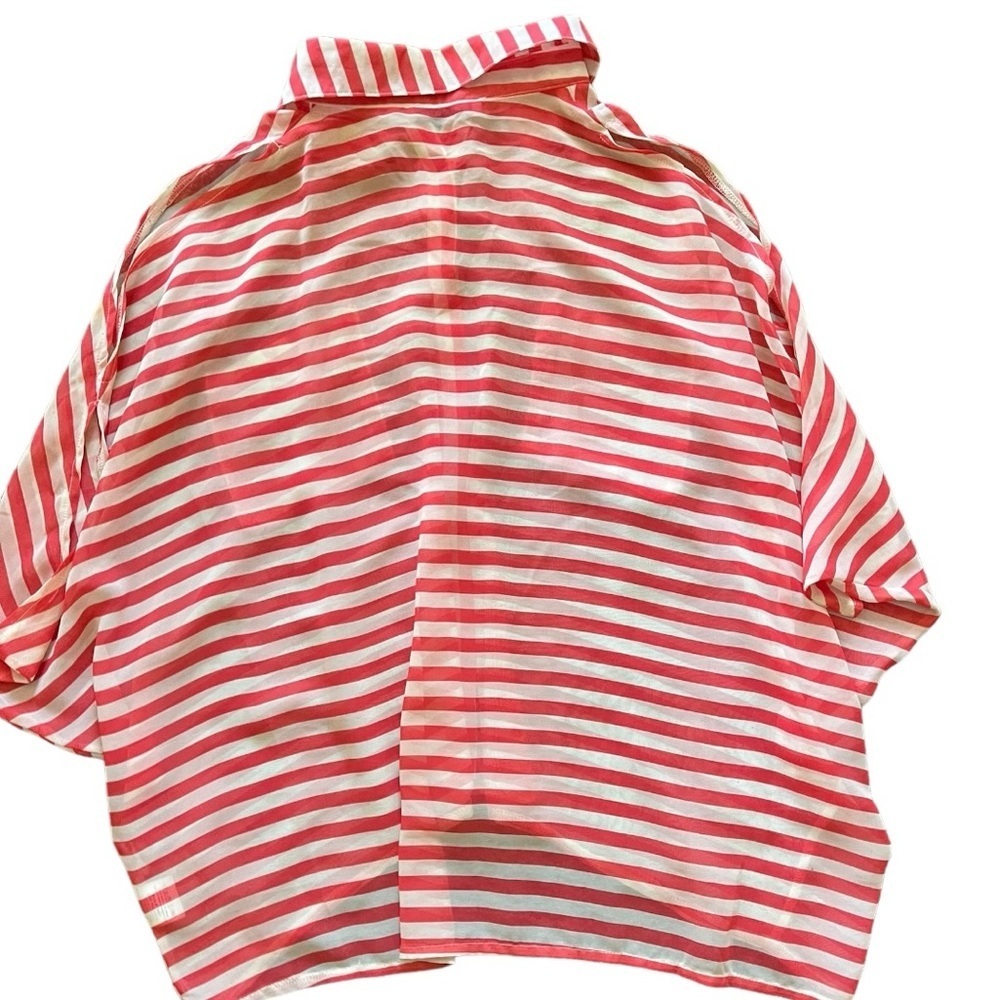 395-Oh My Julian cropped, stripped blouse with peek-a-boo shoulders. - Picture 3 of 6